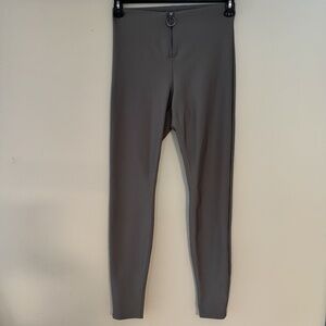 NEVER WORN- ALO yoga pant -size L- Alo high waist fast legging front zip